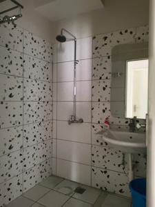 Common Bathroom Image of 1045 Sq.ft 3 BHK Apartment / Flat for rent in Ashiana Malhar, Marunji Pune for Rs. 39500