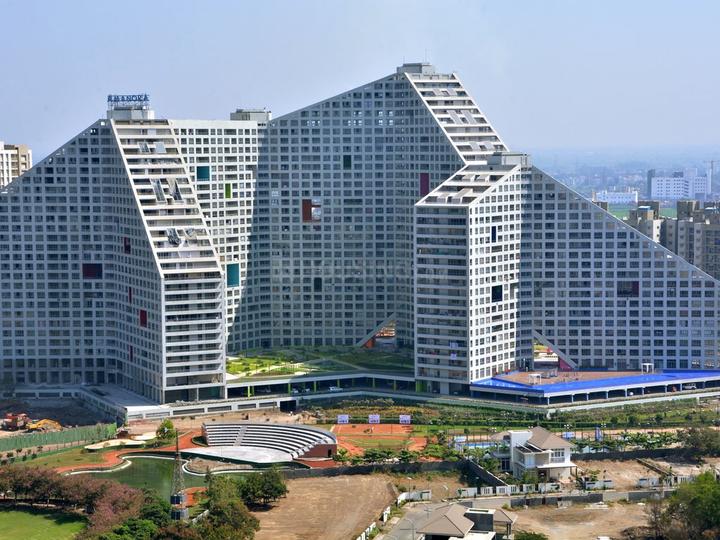 Amanora Future Towers Main Image 1