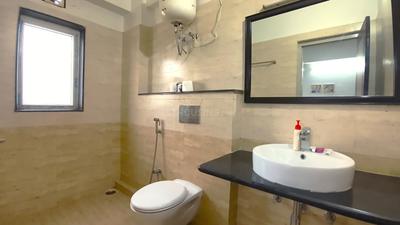 Bathroom Image of 4000 Sq.ft 7 BHK Builder Floor for rent in Kahilipara Guwahati for Rs. 90000