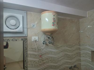 Bathroom Image of 280 Sq.ft 1 RK Builder Floor for rent in Swaraj Homes RWA Sant Nagar, Sant Nagar New Delhi for Rs. 12000