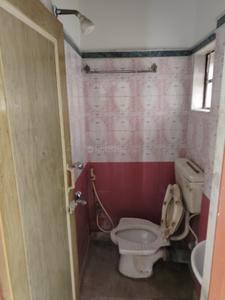 Bathroom Image of 650 Sq.ft 1 BHK Independent House for rent in Keshtopur Kolkata for Rs. 15000