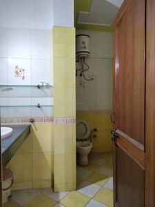 Common Bathroom Image of 1900 Sq.ft 3 BHK Independent House for rent in Gail Society, Sector PI Greater Noida for Rs. 26000