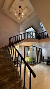 Hall Image of 3000 Sq.ft 4 BHK Independent House for rent in DLF Phase 4 Gurgaon for Rs. 300000