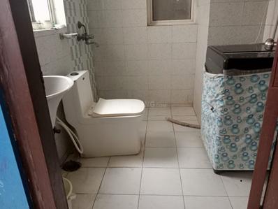 Bathroom Image of 566 Sq.ft 1 RK Apartment / Flat for sale in Logix Blossom Zest, Sector 143 Noida for Rs. 4550000