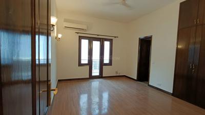 Bedroom Image of 7200 Sq.ft 5 BHK Builder Floor for rent in Panchsheel Park New Delhi for Rs. 425000