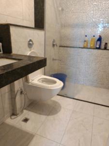 Bedroom Two Image of 1000 Sq.ft 2 BHK Apartment / Flat for sale in Amanora Gold Towers, Hadapsar Pune for Rs. 11000000