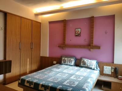 Bedroom Image of 1100 Sq.ft 3 BHK Apartment / Flat for rent in Kasarvadavali Thane for Rs. 40000