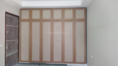 Bedroom Image of 1350 Sq.ft 3 BHK Builder Floor for sale in Paschim Vihar New Delhi for Rs. 22000000
