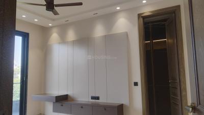 Bedroom Image of 2538 Sq.ft 4.5 BHK Builder Floor for sale in Model Town New Delhi for Rs. 60000000
