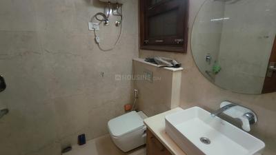 Bathroom Image of 2400 Sq.ft 3 BHK Builder Floor for rent in Sector 46 Gurgaon for Rs. 55000