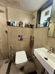 Bathroom Image of 720 Sq.ft 2 BHK Apartment / Flat for sale in Westin Karmayog, Andheri West Mumbai for Rs. 23000000
