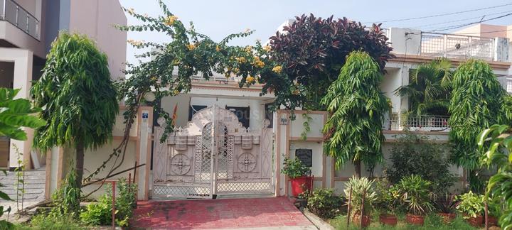 Sector 8, Jagrati Vihar Main Image 1
