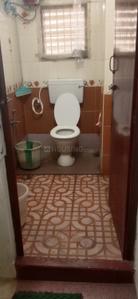 Bathroom Image of 900 Sq.ft 2 BHK Apartment / Flat for rent in Gerugambakkam Chennai for Rs. 25000