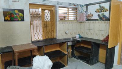 Kitchen Image of 650 Sq.ft 2 BHK Independent House for rent in Airport Gate no. 1 Kolkata for Rs. 7500