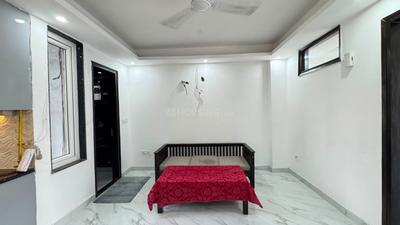Bedroom Image of 750 Sq.ft 2 BHK Builder Floor for sale in Vasant Kunj New Delhi for Rs. 7500000