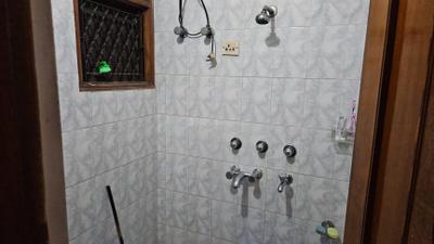Image of 1100 Sq.ft 3 BHK Builder Floor for sale in Sector 5 Rohini, New Delhi for Rs. 13500000