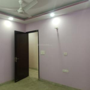 Bedroom Image of 900 Sq.ft 2 BHK Builder Floor for rent in Mukherjee Nagar New Delhi for Rs. 25000