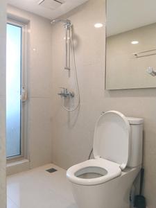 Common Bathroom Image of 300 Sq.ft 1 RK Studio for sale in Hiranandani Solitaire Studio Apartment, Hiranandani Estate Thane for Rs. 7000000