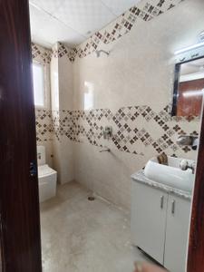 Bathroom Image of 350 Sq.ft 1 RK Builder Floor for rent in Pioneer Floors - 8, Sector 15 Gurgaon for Rs. 19000