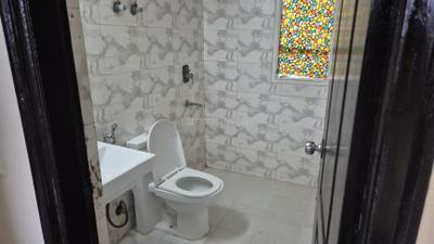 Image of 1050 Sq.ft 2.5 BHK Apartment / Flat for rent in Sethi Max Royal, Sector 76, Noida for Rs. 28000