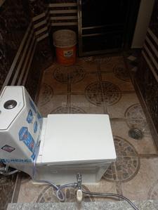 Bathroom Image of 450 Sq.ft 2 BHK Independent House for rent in Quarsi Aligarh for Rs. 6000