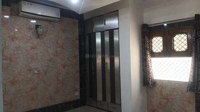 Bedroom Image of 1300 Sq.ft 3 BHK Apartment / Flat for rent in Patparganj New Delhi for Rs. 39500