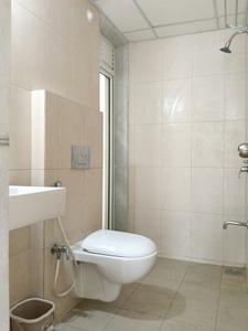 Common Bathroom Image of 1200 Sq.ft 3 BHK Apartment / Flat for rent in Godrej Emerald, Kasarvadavali Thane for Rs. 38000