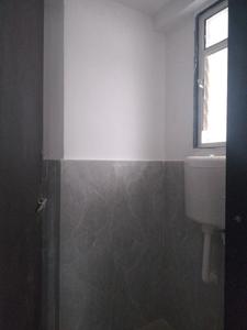 Common Bathroom Two Image of 800 Sq.ft 1 BHK Apartment / Flat for rent in Swaraj Divyashree Heights A Wing, Khadewadi Pune for Rs. 12500