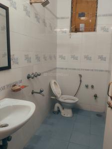 Bathroom Image of 1600 Sq.ft 3.5 BHK Independent House for rent in Tilhari Jabalpur for Rs. 16000