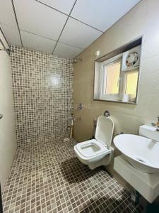 Bathroom Image of 2600 Sq.ft 4 BHK Independent House for rent in Buttepatil Angelle Hills Version T, Bavdhan Pune for Rs. 110000