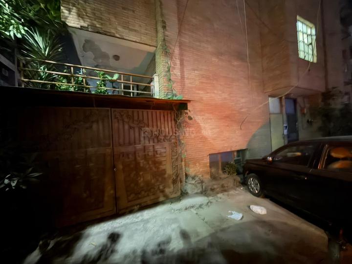 Khirki Extension Main Image 1