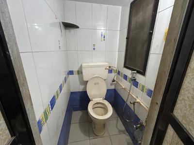 Bathroom Image of 750 Sq.ft 1 BHK Apartment / Flat for rent in Dombivli East Thane for Rs. 13000