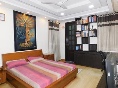 Bedroom Image of 2000 Sq.ft 3 BHK Builder Floor for sale in Safdarjung Enclave New Delhi for Rs. 50000000