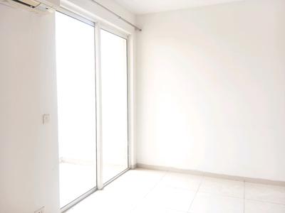 Living Room Image of 2779 Sq.ft 4 BHK Apartment / Flat for rent in Experion The Heartsong, Sector 108 Gurgaon for Rs. 52000