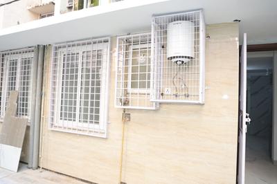 Balcony Image of 2000 Sq.ft 4 BHK Apartment / Flat for rent in Vasant Kunj New Delhi for Rs. 145000