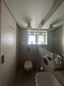 Bathroom Image of 750 Sq.ft 1 BHK Apartment / Flat for rent in Cuffe Parade Mumbai for Rs. 150000