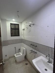 Bathroom Image of 1100 Sq.ft 2.5 BHK Builder Floor for sale in RWA Jitar Nagar Block C, Krishna Nagar New Delhi for Rs. 8000000