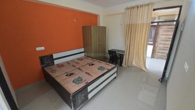 Bedroom Image of 372 Sq.ft 1 RK Apartment / Flat for rent in Sector 72 Noida for Rs. 12499