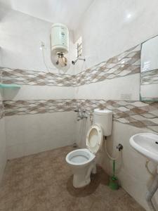 Bathroom Image of 750 Sq.ft 1 BHK Builder Floor for rent in HSR Layout Bengaluru for Rs. 20500
