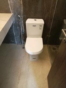 Common Bathroom Image of 1321 Sq.ft 3 BHK Apartment / Flat for rent in Kalpataru Magnus, Bandra East Mumbai for Rs. 250000