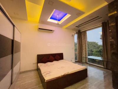 Bedroom Image of 1350 Sq.ft 3 BHK Builder Floor for rent in Shalimar Bagh New Delhi for Rs. 70000