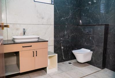 Bathroom Image of 2650 Sq.ft 4 BHK Villa for sale in SVS Silver Oaks, Bommasandra Bengaluru for Rs. 18500000