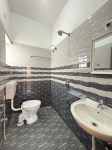 Bathroom Image of 900 Sq.ft 2 BHK Builder Floor for rent in Kaggadasapura Bengaluru for Rs. 28000