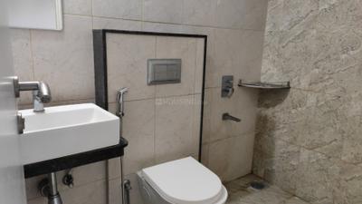 Bathroom Image of 550 Sq.ft 1 BHK Apartment / Flat for sale in Godrej Green Vistas, Mahalunge Pune for Rs. 5800000
