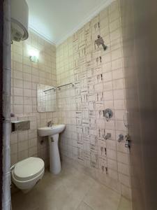Bathroom Image of 800 Sq.ft 3 BHK Apartment / Flat for rent in Sector 105 Gurgaon for Rs. 22000