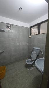 Bathroom Image of 900 Sq.ft 2 BHK Independent House for rent in Masjid Moth Village New Delhi for Rs. 45000