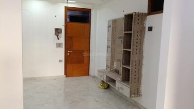 Living Room Image of 1100 Sq.ft 2 BHK Apartment / Flat for sale in Avenue 1, Sector 73 Noida for Rs. 4300000