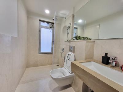 Bathroom Image of 1400 Sq.ft 3 BHK Apartment / Flat for sale in Piramal Aranya, Byculla Mumbai for Rs. 60000000