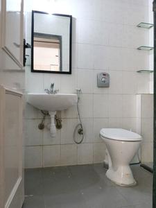 Common Bathroom Image of 750 Sq.ft 2 BHK Apartment / Flat for rent in Rosa Oasis Phase 2, Hiranandani Estate Thane for Rs. 37000