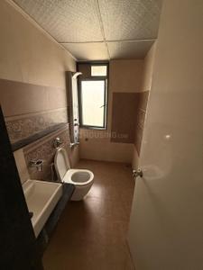 Bathroom Image of 550 Sq.ft 1 BHK Apartment / Flat for rent in The Address, Koregaon Park Pune for Rs. 35000